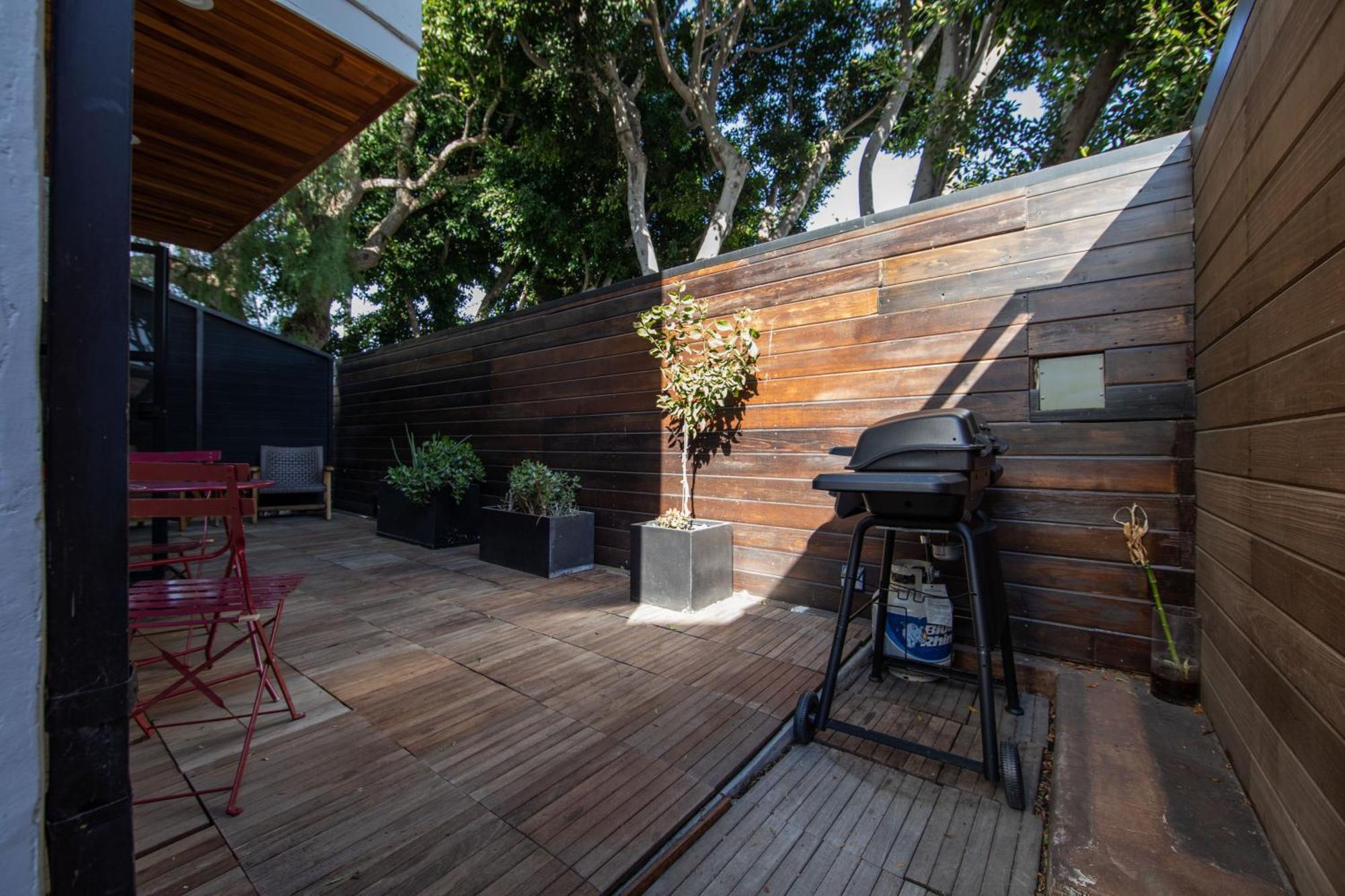 Venice Beach Studio With Large Private Patio Steps To The Beach ลอสแอนเจลิส ภายนอก รูปภาพ