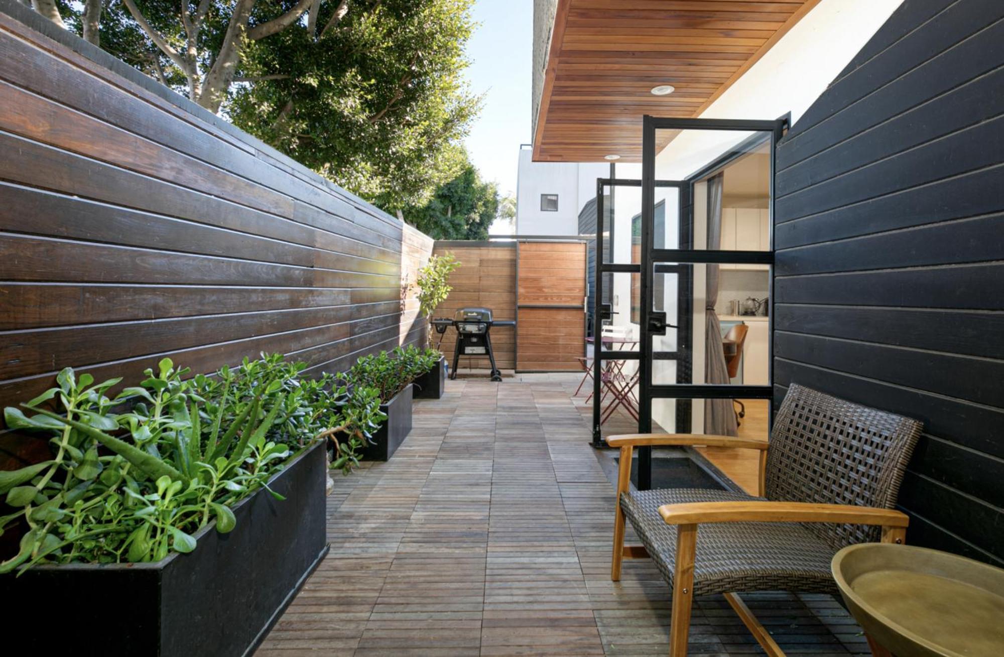 Venice Beach Studio With Large Private Patio Steps To The Beach ลอสแอนเจลิส ภายนอก รูปภาพ