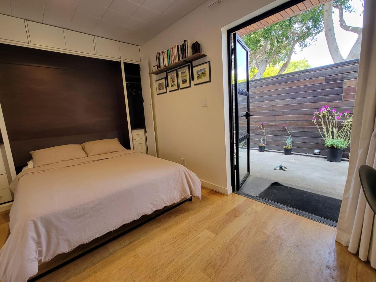 Venice Beach Studio With Large Private Patio Steps To The Beach ลอสแอนเจลิส ภายนอก รูปภาพ