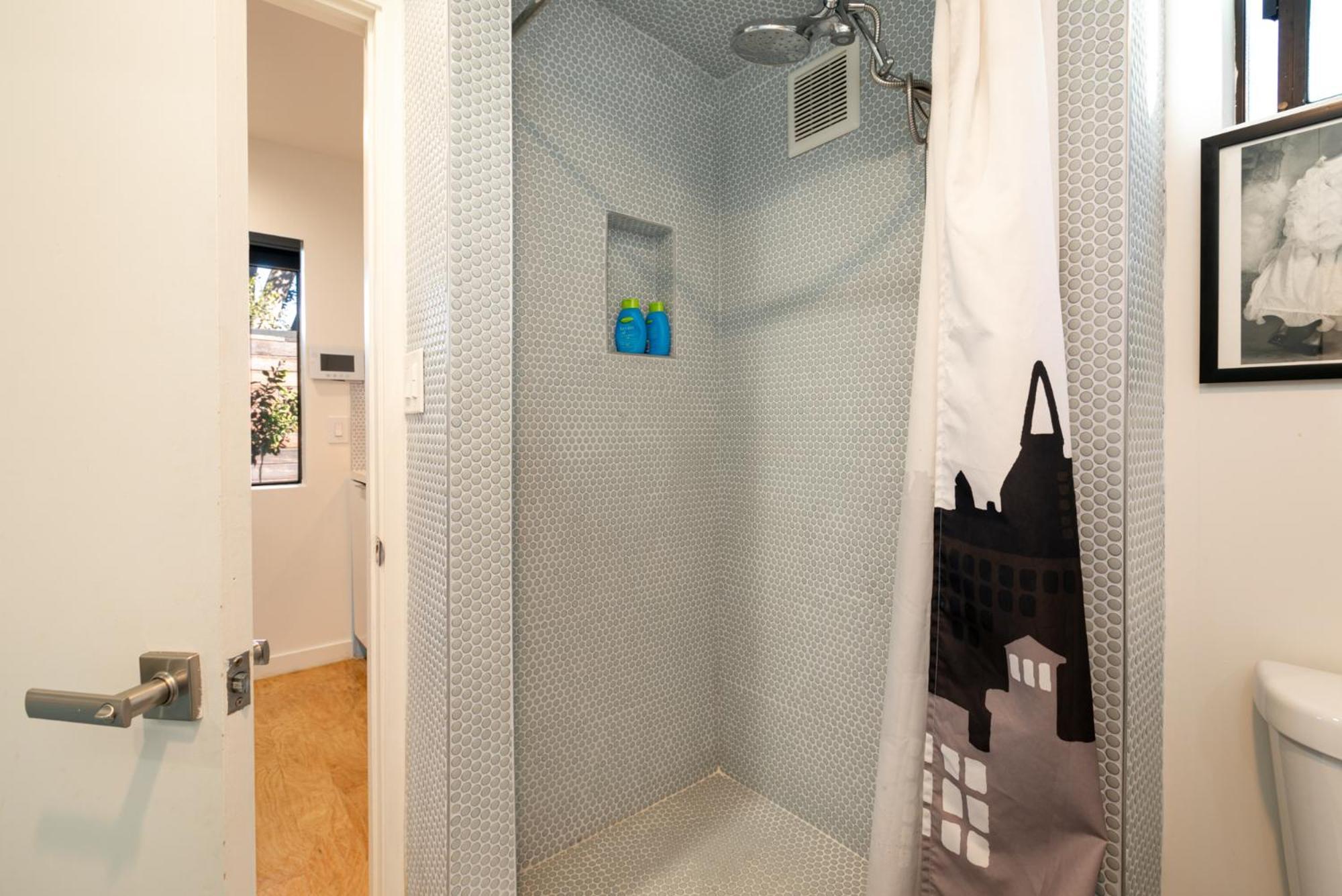Venice Beach Studio With Large Private Patio Steps To The Beach ลอสแอนเจลิส ภายนอก รูปภาพ